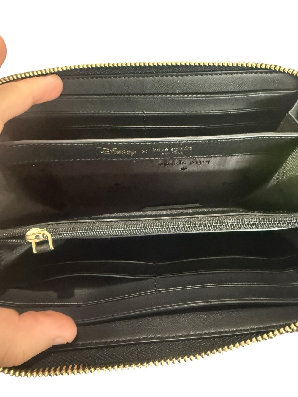 kate spade Disney x Kate Spade Minnie Comic Zip Wallet - Beige/Red/Black - Picture 4 of 7